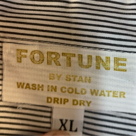 Fortune By Stan button down with butterflies,dragonflies, ladybugs. - Picture 5 of 8